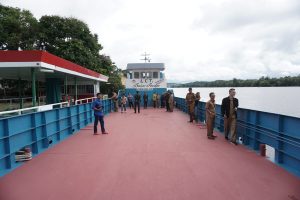 Tim Pansus DPRD Kapuas Hulu Meninjau Kapal Ferry Penyebrangan di Kecamatan Semitau