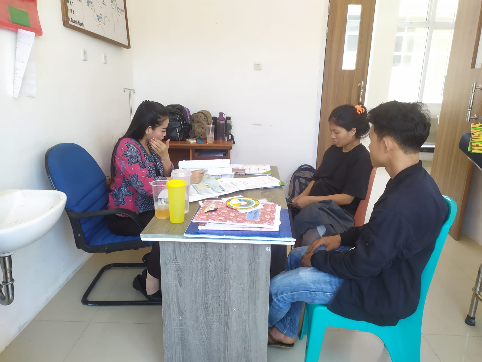 Nakes Puskesmas Kalis Konseling Pasangan CATIN di Puskesmas - Info